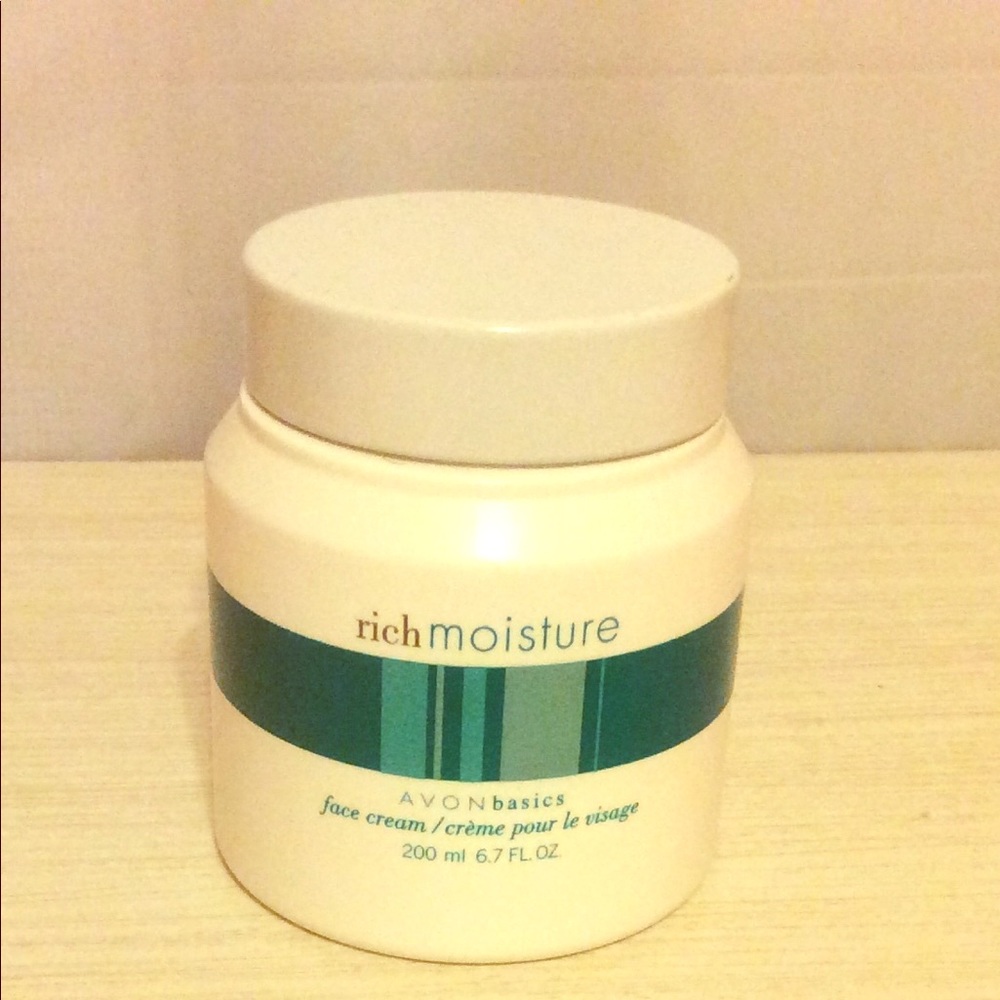 Avon Basics Moisture cream